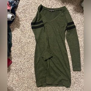 Almost famous dark green, long sleeve dress